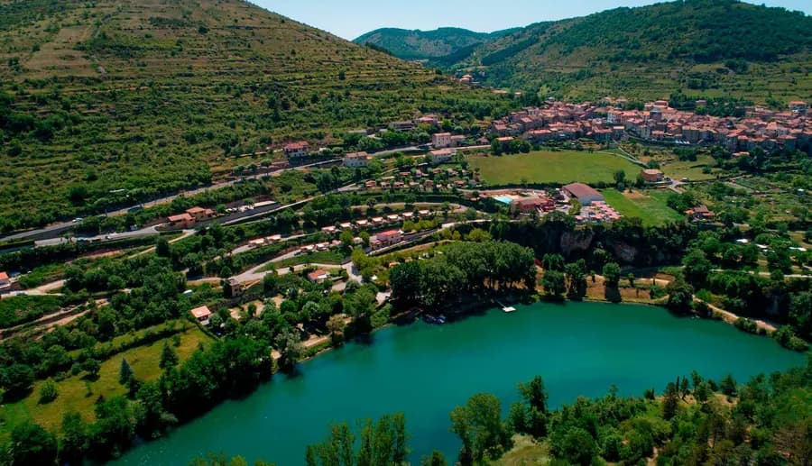 Camping de la Cascade — Camping vanlife à Saint-Rome-de-Tarn, Occitanie