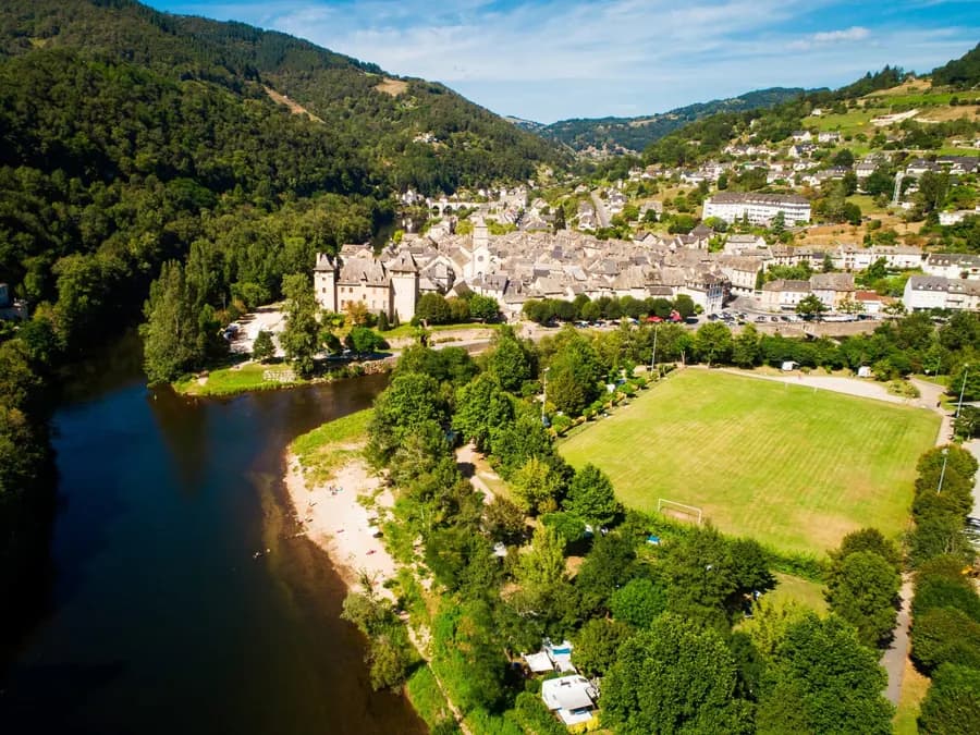 Camping Val de Saures — Camping vanlife à Entraygues-sur-Truyère, Occitanie