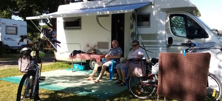 Camping de Bourbon-Lancy — Camping vanlife à Bourbon-Lancy, Bourgogne-Franche-Comté