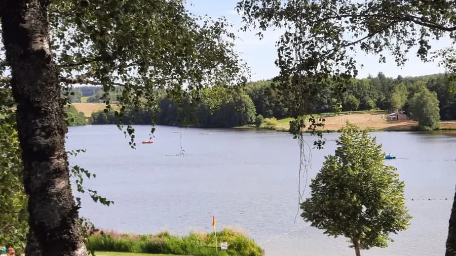 Camping Relais du Lac Aveyron — Camping vanlife à Saint-Gervais-sur-Mare, Occitanie