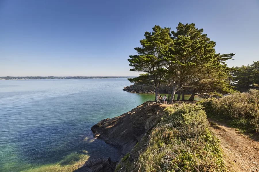 Camping du Roz — Camping vanlife à Logonna-Daoulas, Bretagne